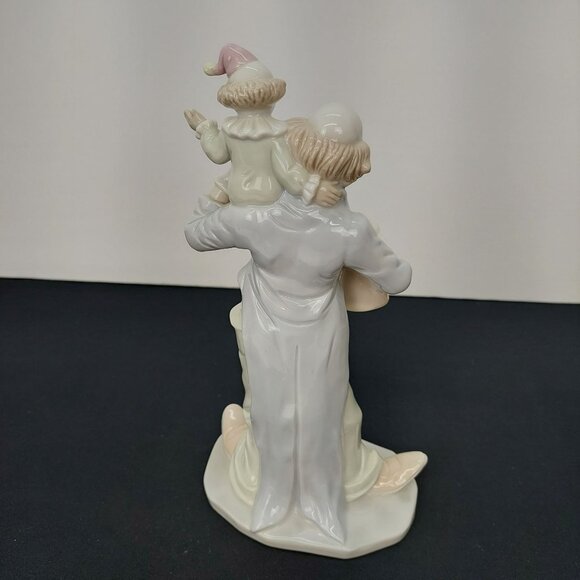 VTG Gaylord Porcelain Clown Figurine With Child On Shoulders Magic Hat Rabbit - Picture 3 of 3